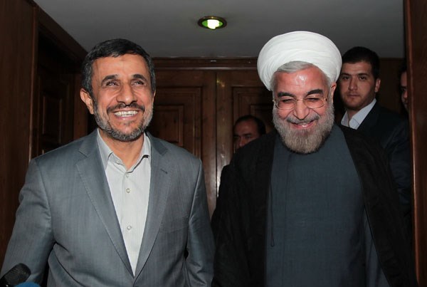 احمدی نژاد برای انتخابات ریاست جمهوری و رقابت با روحانی آماده می‌شود