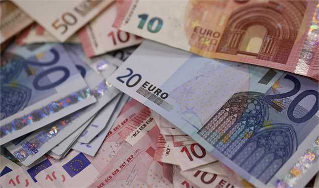 فروش ارز در صرافی‌ها به صورت اسکناس تا سقف پنج هزار یورو بلامانع است