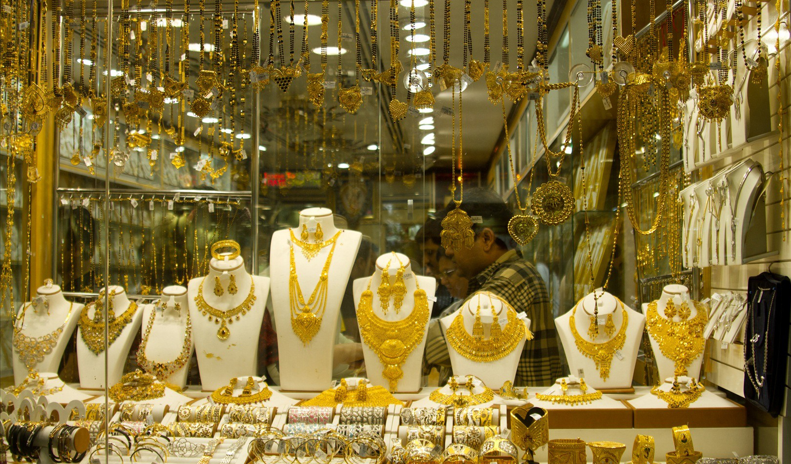 مرکز پژوهش‌های مجلس وضعیت مالیات بر ارزش‌افزوده طلا را بررسی کرد