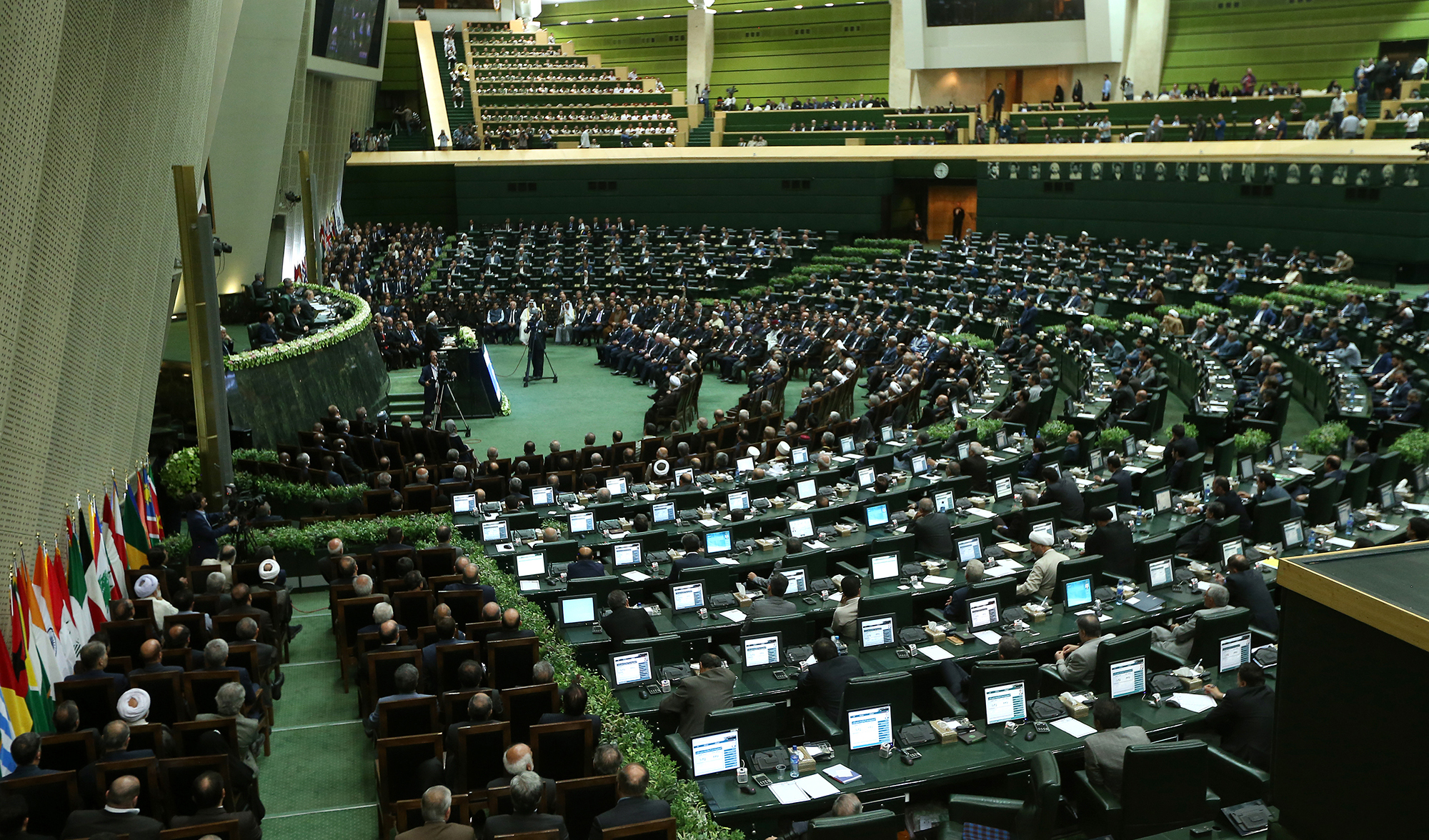 بررسی اقدامات دولت درباره یارانه کالاهای اساسی در فراکسیون انقلاب اسلامی