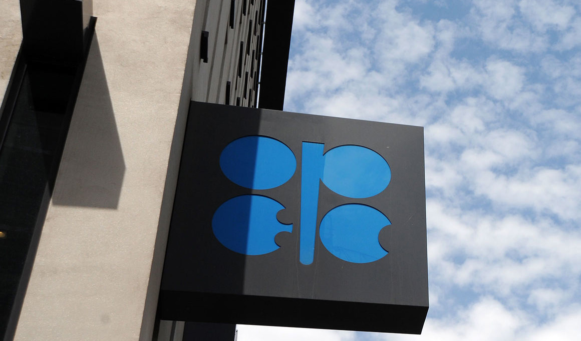 توافق اوپک برای افزایش صادرات ۶۴۸ هزار بشکه‌ نفت